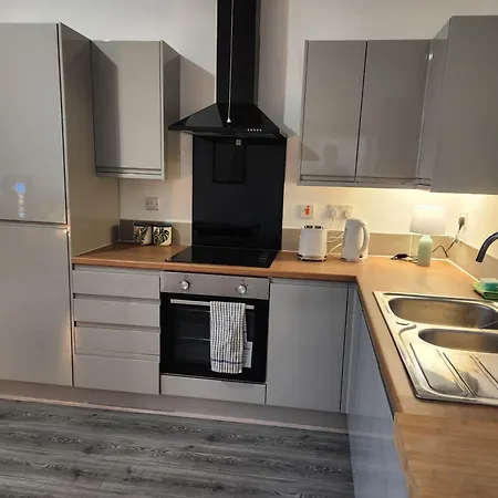 22 Of Wales Terrace - 5 With Lift *